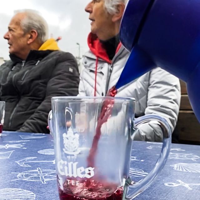 Leipzig: Mulled Wine Motorboat Tour - Baedeker’s villa and the city’s publishing past