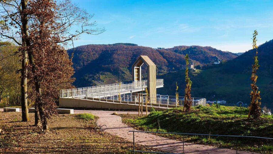 Lieser: Covered wagon ride, the rolling wine tasting with picnic basket - Continuing toward Bernkastel-Kues