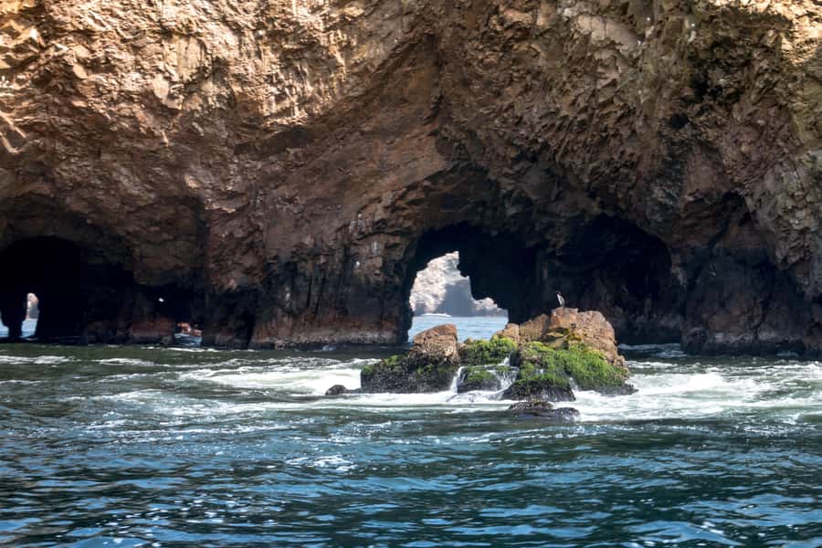 Lima: Paracas & Huacachina Oasis Day Trip with Wine & Dunes - What to pack for this particular day