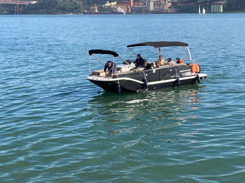 Lisbon: Boat Tour with Champagne - Belém Tower and the Discoveries monument