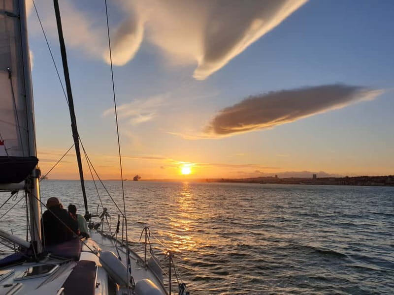 Lisbon: Daytime or Sunset Boat Cruise with History and Wine - Why Lisbon looks best from the Tagus