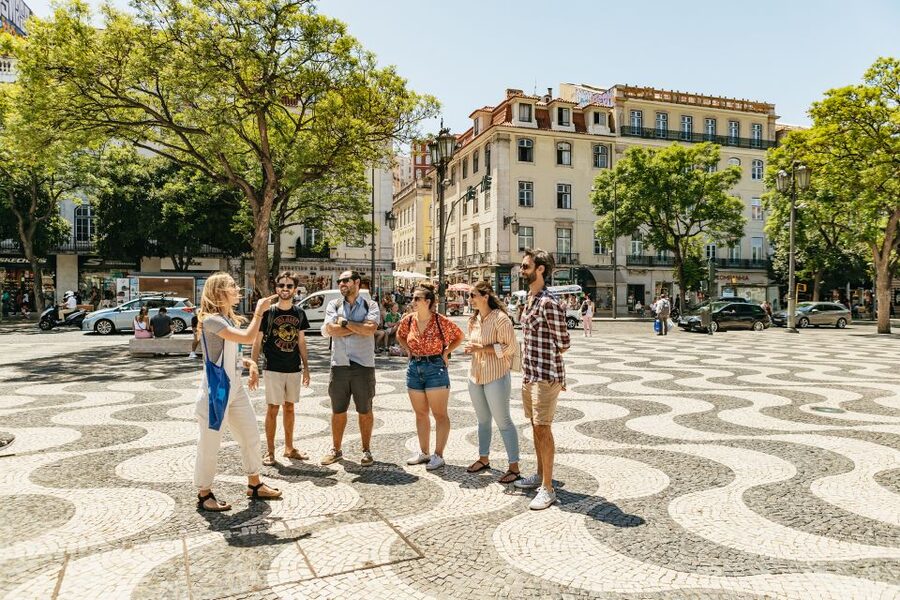 Lisbon: Food and Wine Small Group Walking Tour - Key points at a glance