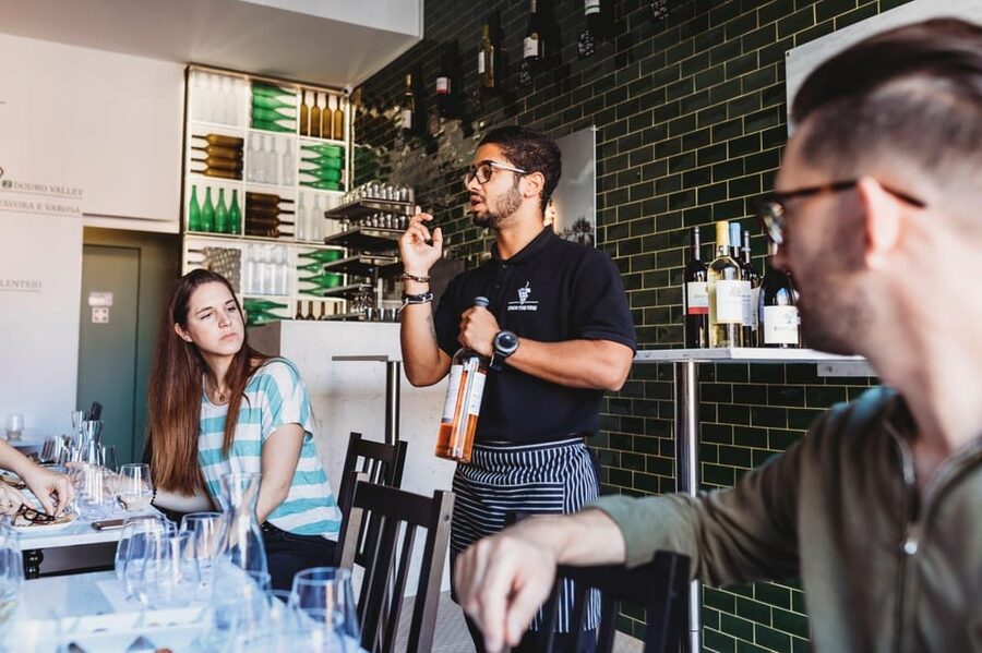 Lisbon: Guided Port Wine Tasting Apéritif/Digestif - Why the small group matters