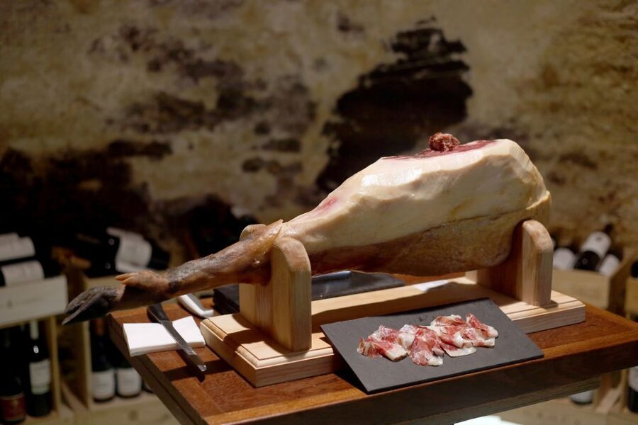 Lisbon: Premium Wine and Tapas Tasting Session - Is $100 per person fair?