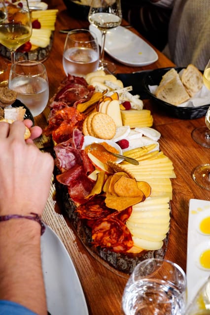 Lisbon: Premium Wine and Tapas Tasting Session - Practical tips before you book