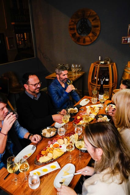 Lisbon: Premium Wine and Tapas Tasting Session - How the two-hour tasting unfolds