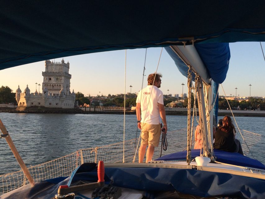 Lisbon: Private Sunset Sailing Tour with Champagne - Returning along the north bank