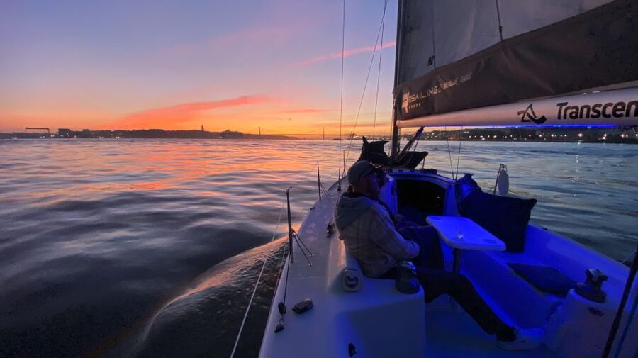 Lisbon: Sailboat Tour w/ Local Guide and Open Bar Green Wine - The first stretch on the Tagus