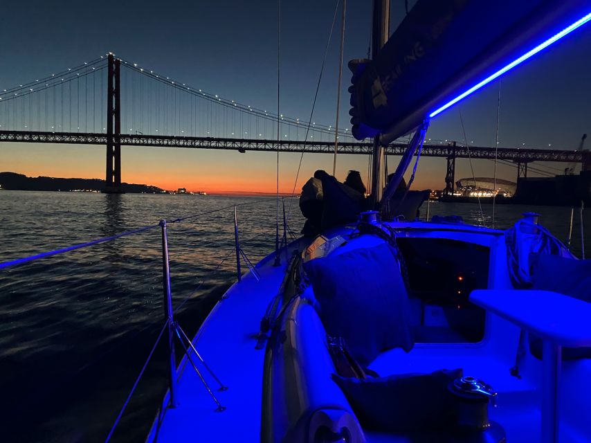 Lisbon: Sailboat Tour w/ Local Guide and Open Bar Green Wine - Why sunset is the best time to go