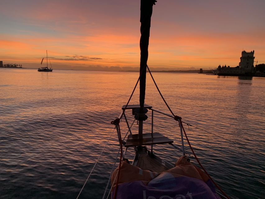Lisbon: Sunset Sailing Cruise with Wine - The first hour: Lisbon opens along the waterfront