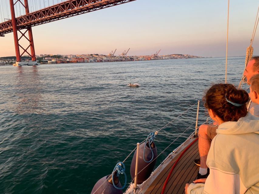 Lisbon: Sunset Sailing Cruise with Wine - What the cruise really shows you