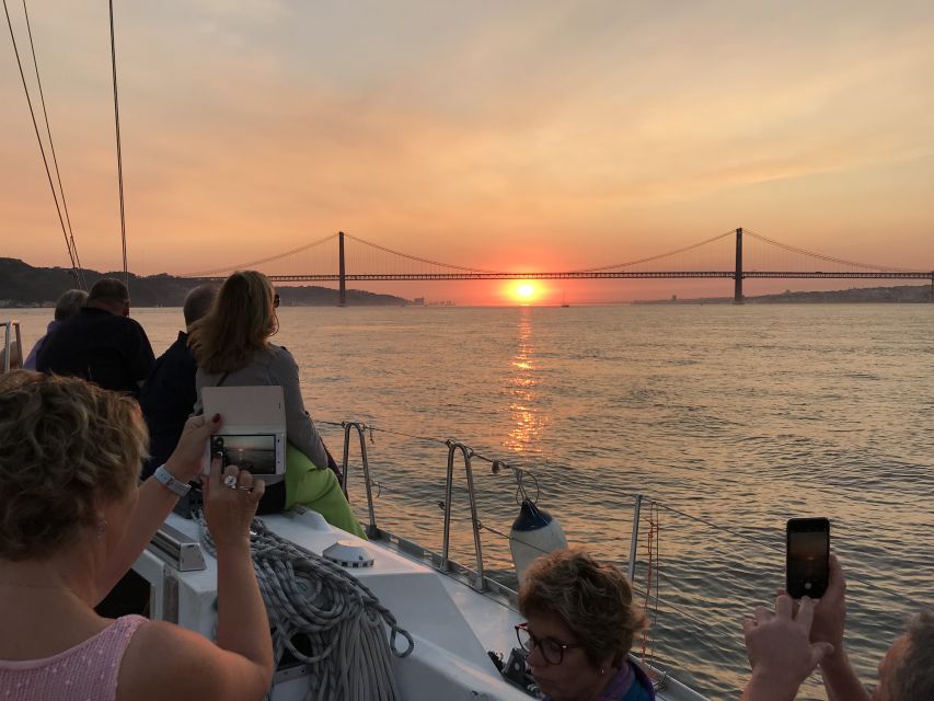 Lisbon: Sunset Sailing Cruise with Wine - Boarding at Rent a Boat