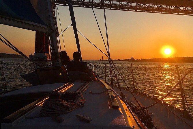 Lisbon Sunset Sailing Tour with White or Rosé Wine and Snacks - Cristo Rei and the wide Tagus view