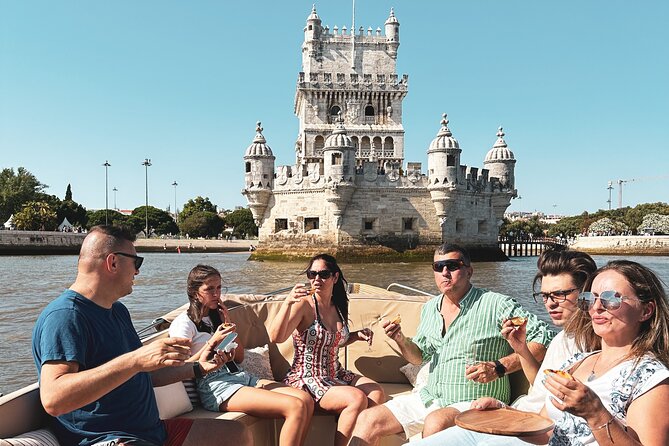 Lisbon: Vinho Verde Wine Premium Boat Experience - The 25 de Abril Bridge and MAAT from the river