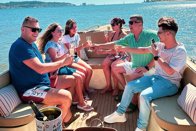 Lisbon: Vinho Verde Wine Premium Boat Experience - Is $52 good value for two hours?