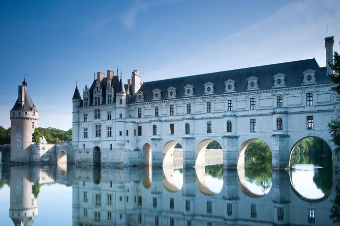 Loire Valley Castles Day Trip from Paris with Complementary Wine - Leaving Paris from the Catacombs