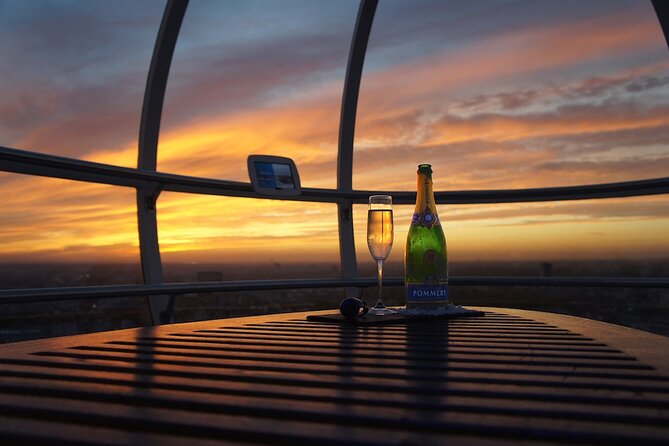 London Eye - Champagne Experience Ticket - Priority boarding and the shared capsule