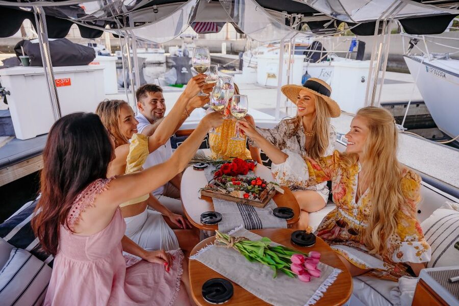 Los Angeles: Luxury Cruise with Wine, Cheese & Sea Lions - A peaceful way to see Marina del Rey