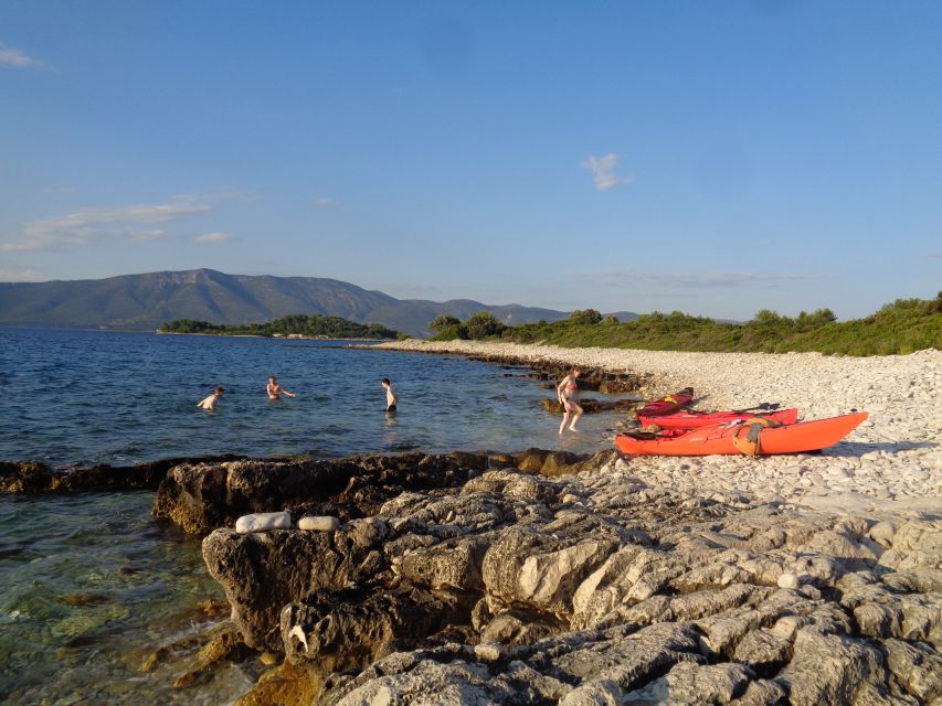 Lumbarda - Sunset Kayak Tour with a Picnic - Wine and Sweets - GRK wine and a picnic from Lumbarda