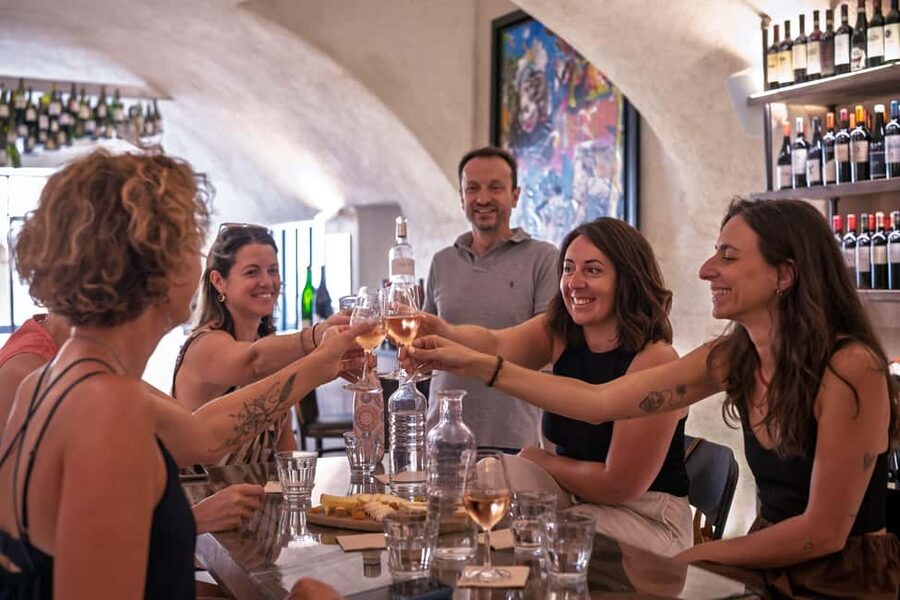Lyon Old Town Food Tour: Full French Meal with Wine - Who will enjoy this Lyon food walk?
