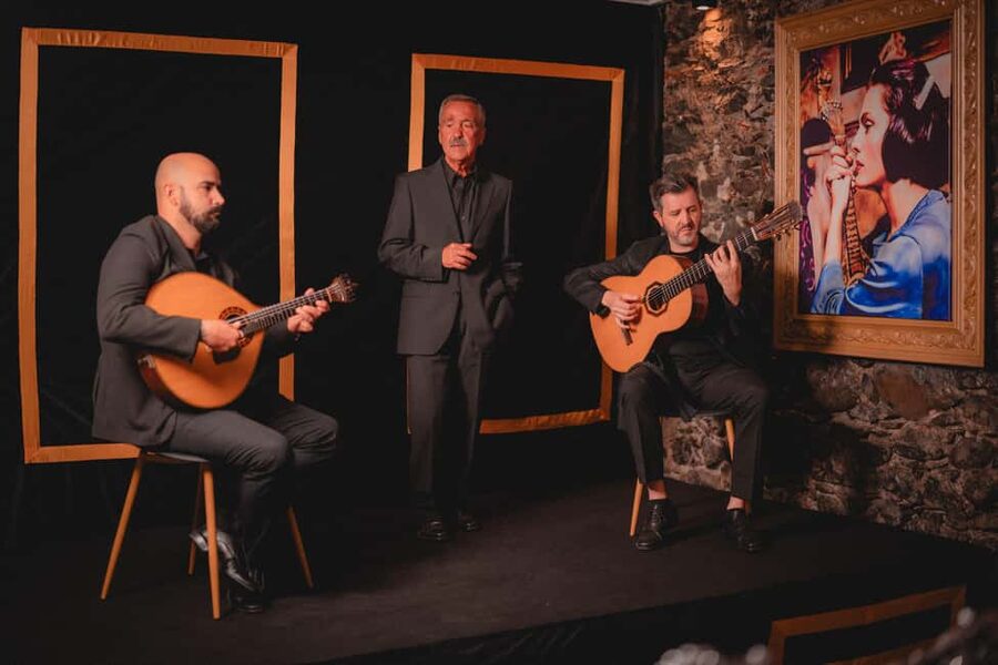 Madeira: Fado Show - The Heart of Portugal With Madeira Wine - How the music is presented