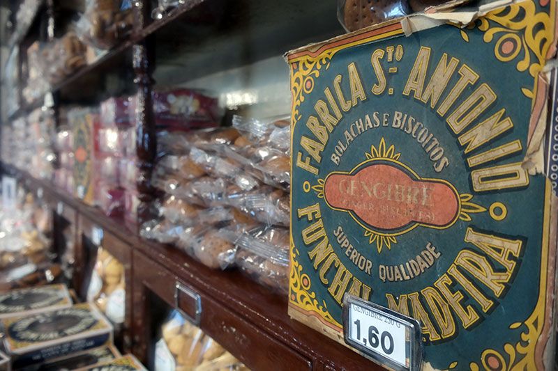 Madeira: Food and Wine Walking Tour in Funchal - Poncha at a traditional tavern