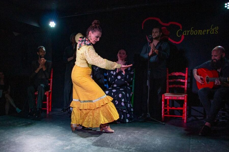Madrid: Flamenco Show with Tapas and Wine Tour - San Miguel Market and the central Madrid route