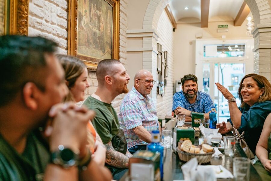Madrid: Food & Wine Tour with 10 Tapas & 4 Drinks Included - Key points at a glance