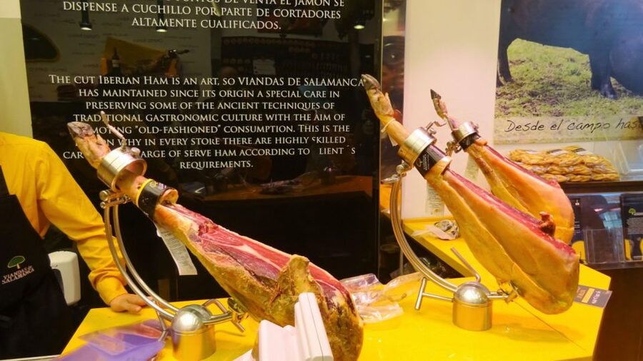 Madrid: Iberico Ham and Spanish Wine Small-Group Food Tour - Comparing jamón Serrano, Ibérico and paletilla
