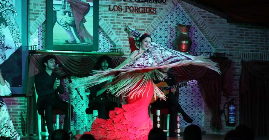 Madrid: Los Porches Flamenco Show with Tapas and Wine Ticket - A real flamenco evening at Los Porches