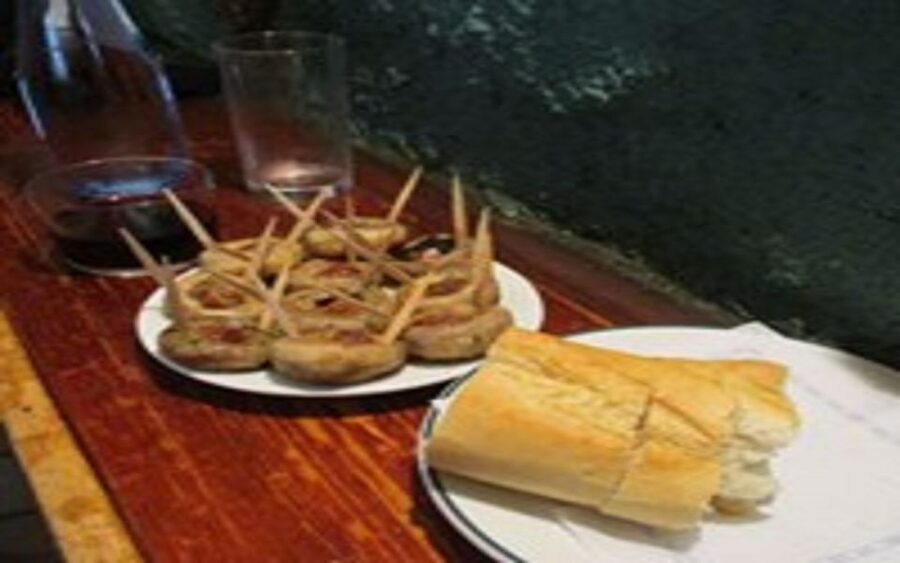Madrid: Old Madrid Walking Food and Wine Tour - Starting at Puerta del Sol with an appetite