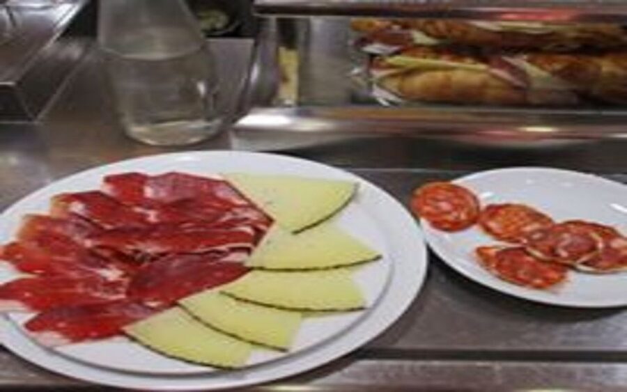 Madrid: Old Madrid Walking Food and Wine Tour - My booking advice