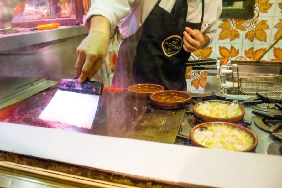 Madrid: Tapas & Wine Tasting Tour with Local Guide - The drink choices and wine lessons