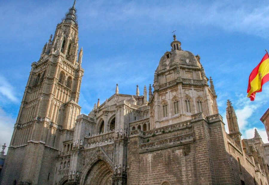 Madrid: Toledo Day Trip with Winery Visit and Wine Tasting - Plaza de Zocodover and your lunch break