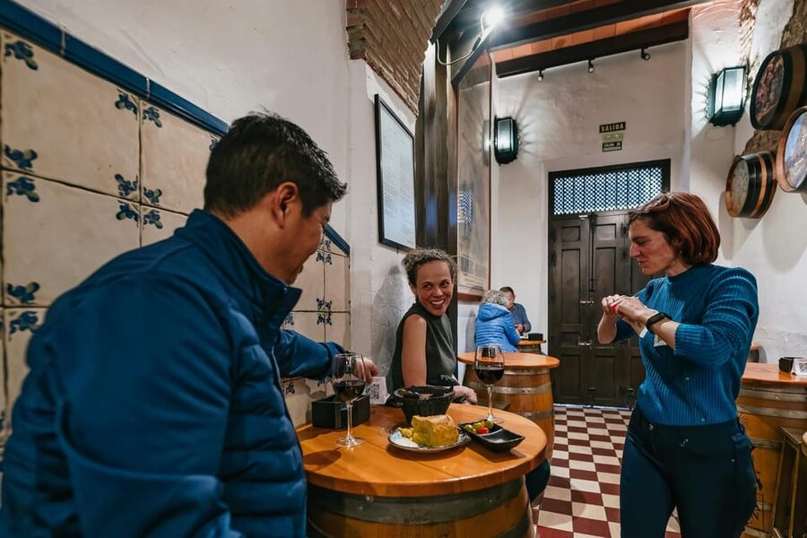 Málaga: Traditional Andalusian Tapas and Wine Tour - The final tavern and Málaga’s vermouth habit