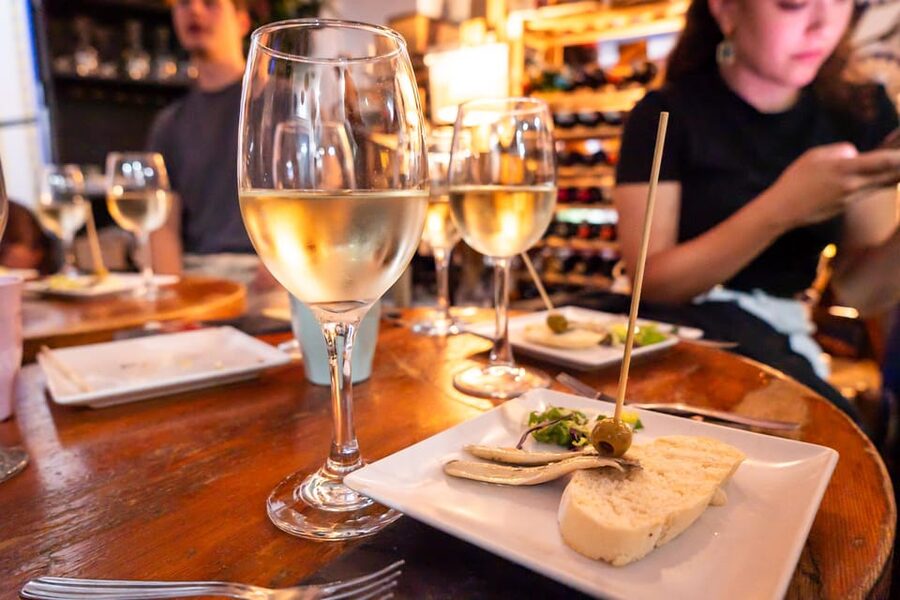 Malaga: Wine and Tapas Tour with Tastings and Drinks - Key points to know before booking