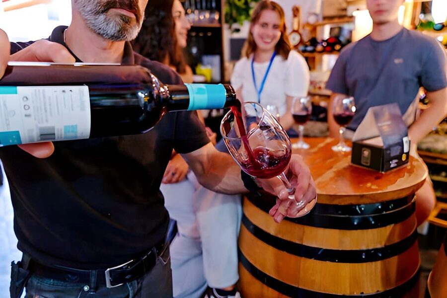 Malaga: Wine and Tapas Tour with Tastings and Drinks - Starting at Plaza de la Constitución