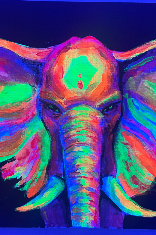 Málaga: Wine Gogh Glow Academy Paint and Sip Class - A blank canvas and a glass of Spanish wine