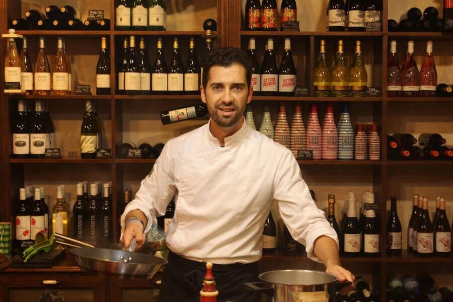 Marbella: Tour of the Old Town with Tapas & Wine - What the $206 price really covers