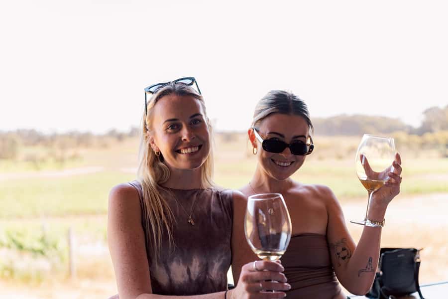 Margaret River: Boutique Wine Tour w. Blind Tasting + Lunch - Three boutique wineries, with the order changing