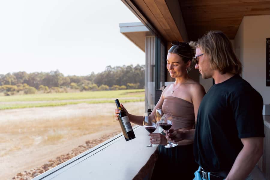 Margaret River: Boutique Wine Tour w. Blind Tasting + Lunch - Finishing with cheese, views and a brewery