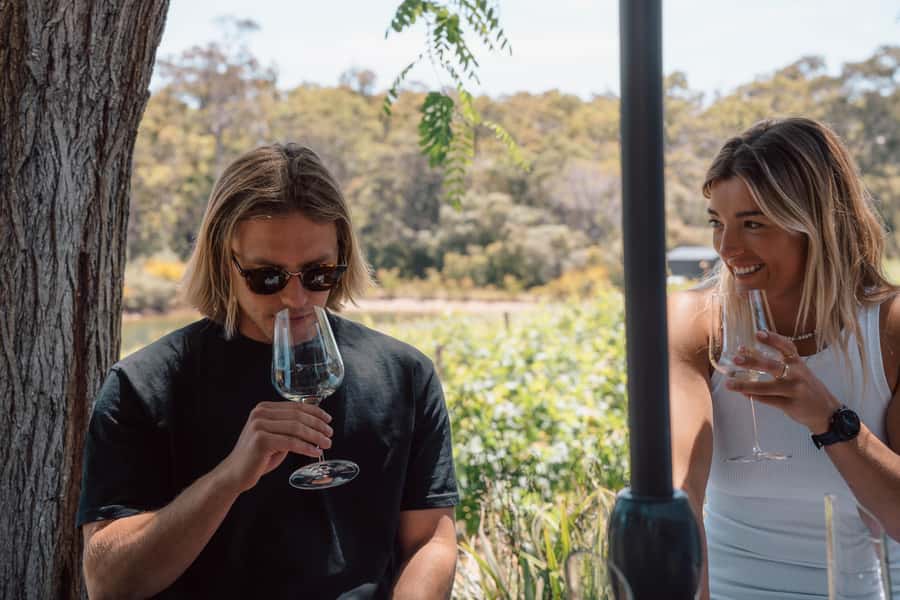 Margaret River: Boutique Wine Tour w. Blind Tasting + Lunch - The social side of a group of 13