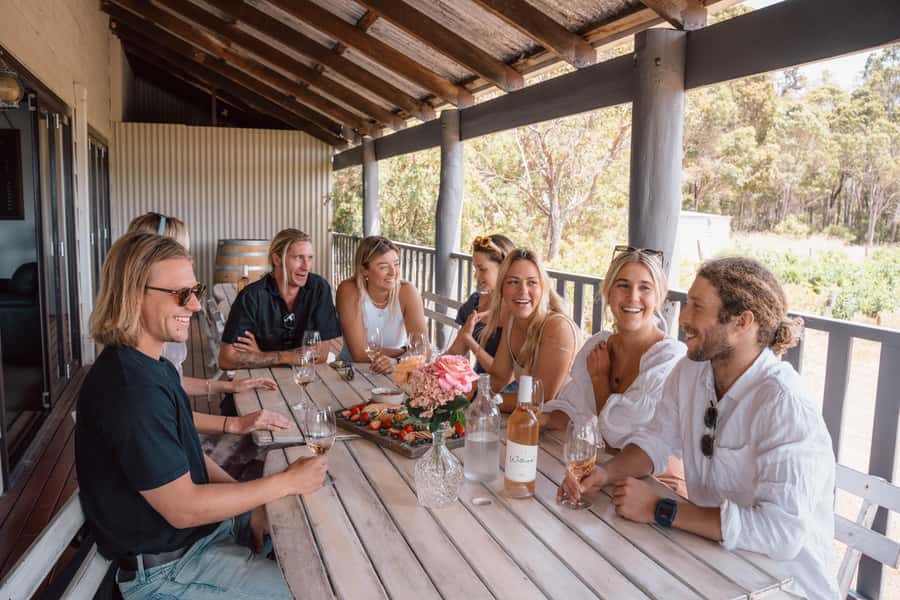 Margaret River: Boutique Wine Tour w. Blind Tasting + Lunch - Learning wine before lunch at Olio Bello