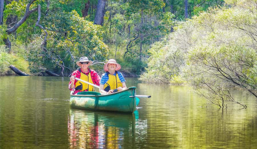 Margaret River: Guided Canoe & 4x4 Tour with Lunch & Wine - Lunch inside Fraser Gallop Estate