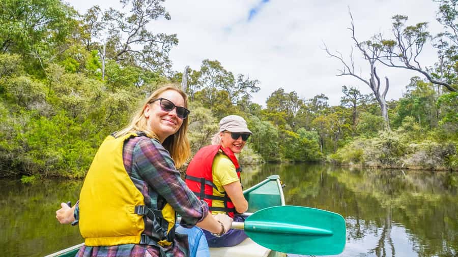 Margaret River: Guided Canoe & 4x4 Tour with Lunch & Wine - Off-road access to Wilyabrup Cliffs