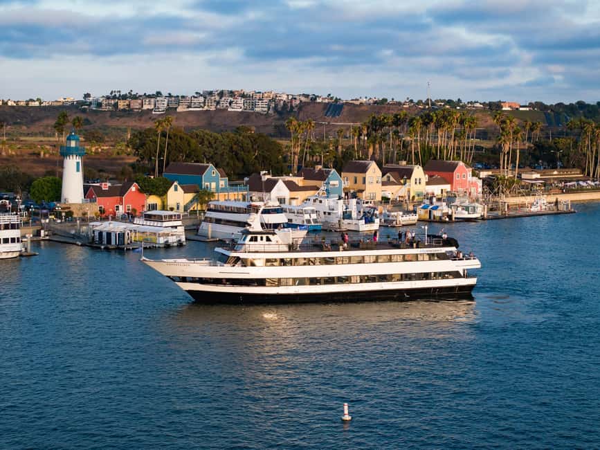 Marina del Rey: City Cruises Champagne Brunch Cruise - A buffet that covers breakfast and lunch