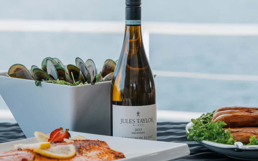 Marlborough: Full-Day Wine and Seafood Tour with Cruise - From Blenheim vineyards to the Marlborough Sounds