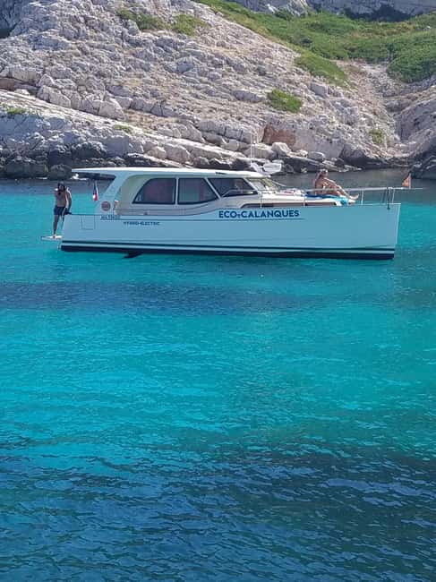 Marseille: Calanques Eco Boat Cruise with Lunch and Wine - Lunch, rosé, and a slower middle of the day