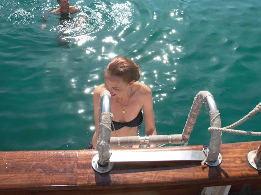 Marseille: Calanques Sailing Day Trip with Lunch and Wine - The long run toward the Calanques