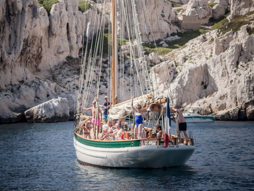 Marseille: Sailboat Cruise with Lunch, Swim & Organic Wine - Lunch With a View of the Water